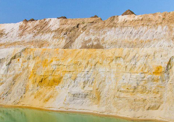 高嶺土立式磨機(jī)